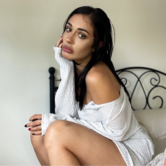 VELVET by Graham & Spencer Sweater - Picture 3 of 5